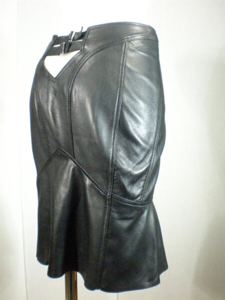 Zara Lederrock schwarz